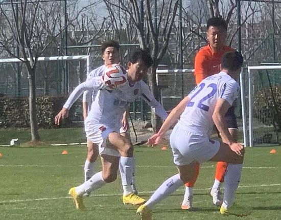 亚洲精品色一区色二区色三区